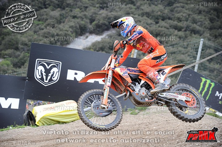 ROB_2113 (Copy).jpg